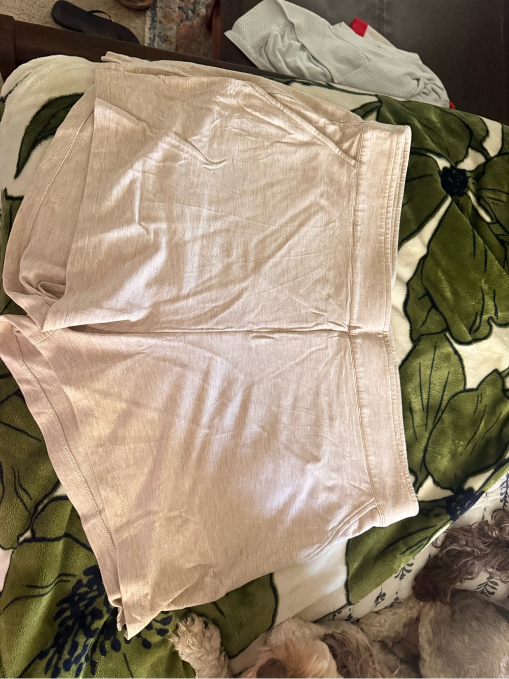 Travis Mathew Women’s cloud Shorts XL - Picture 2 of 2